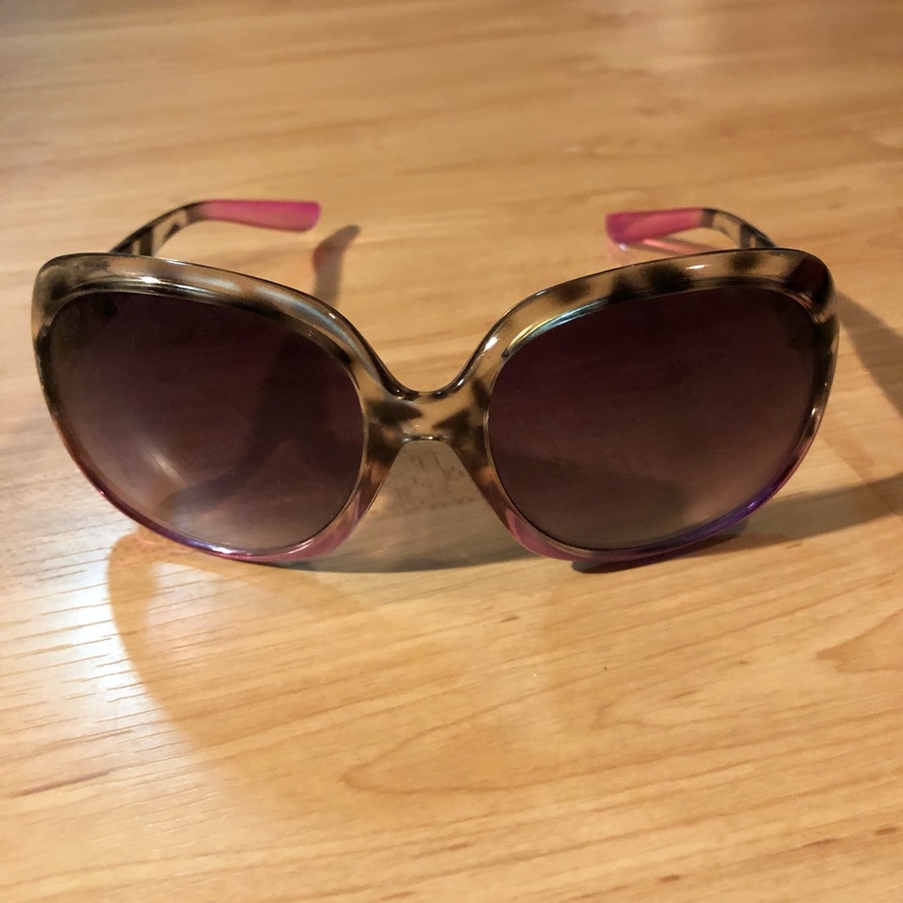 Cheetah/pink ombré sunglasses
